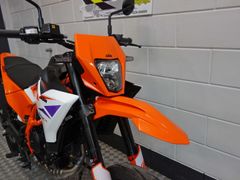 KTM 390 SMC R 2026 nieuw – foto 5 van 13