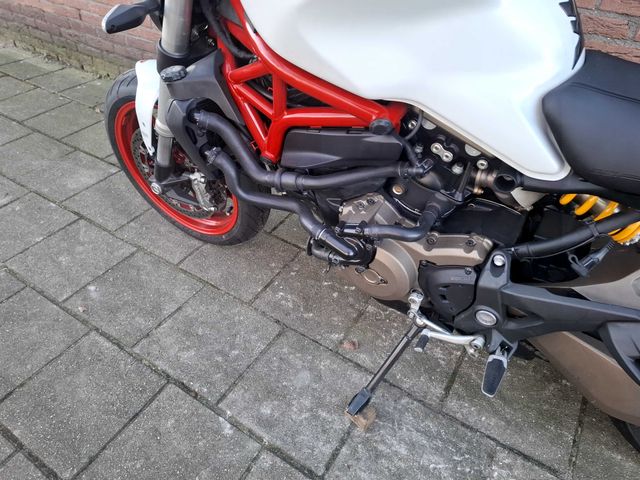 ducati - monster-821