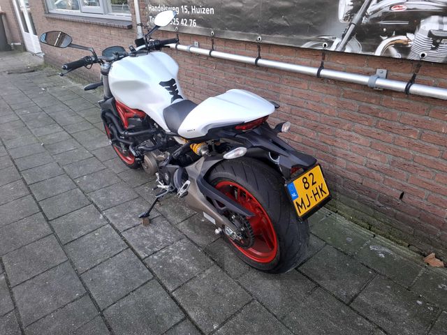 ducati - monster-821