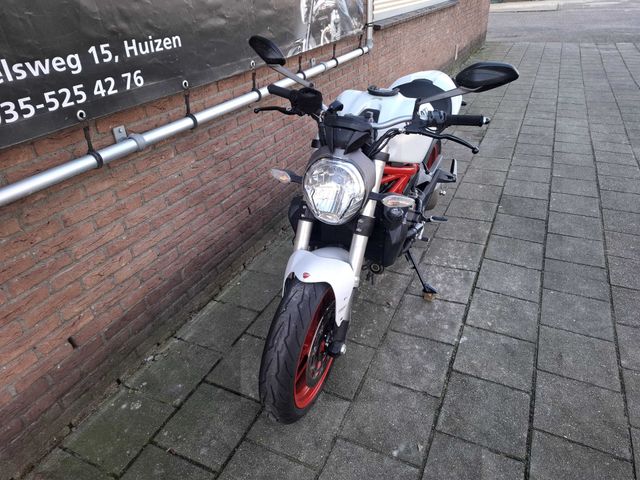 ducati - monster-821