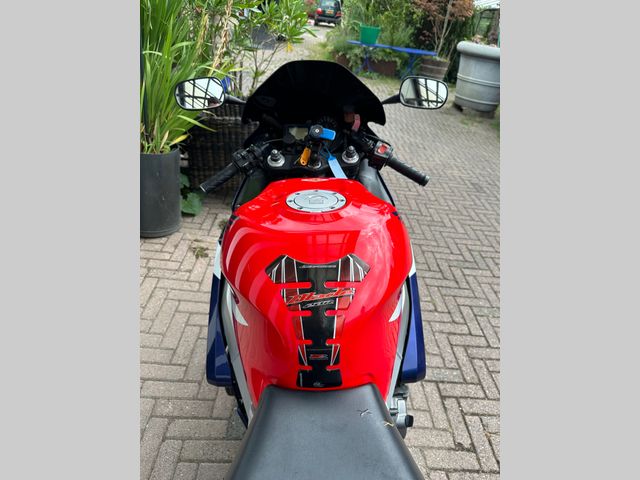 honda - cbr-900-rr-fireblade