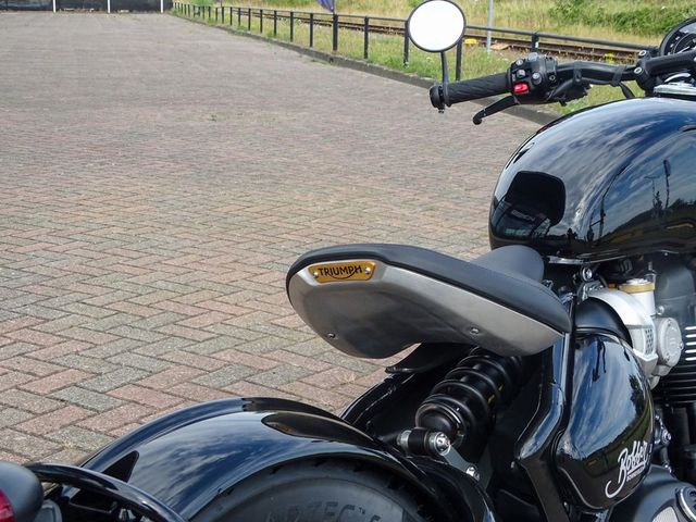 triumph - bonneville-bobber