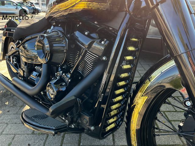 harley-davidson - heritage-softail-classic-107-flhcs