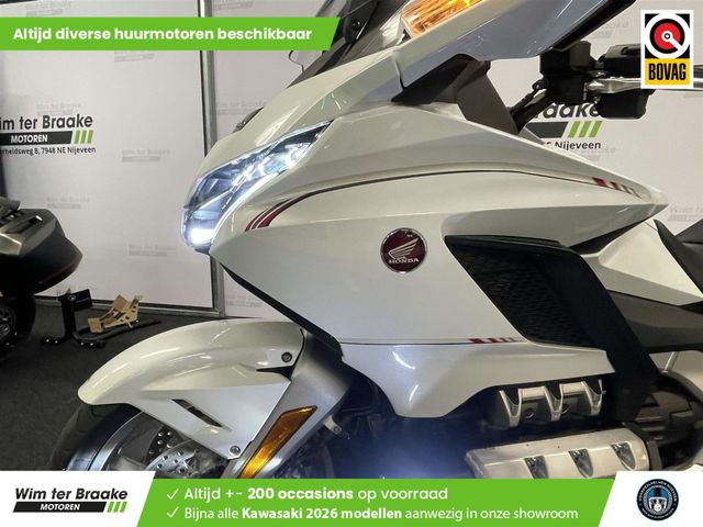 honda - gl-1800-goldwing-touring-deluxe