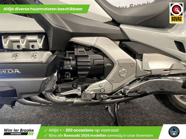 honda - gl-1800-goldwing-touring-deluxe