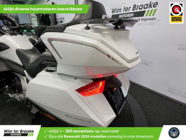 honda - gl-1800-goldwing-touring-deluxe