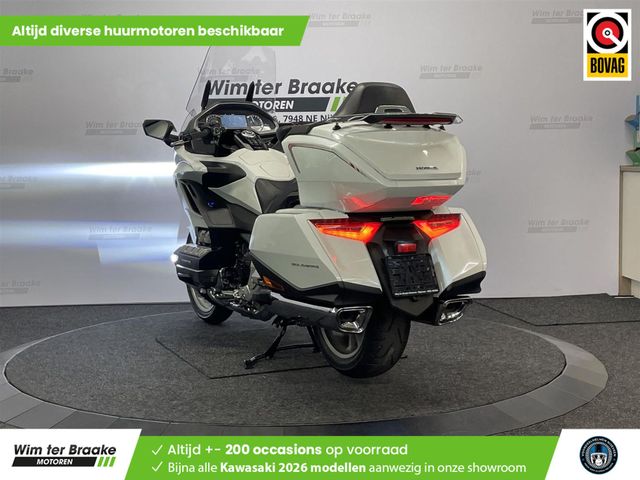 honda - gl-1800-goldwing-touring-deluxe