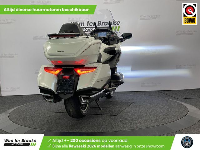 honda - gl-1800-goldwing-touring-deluxe