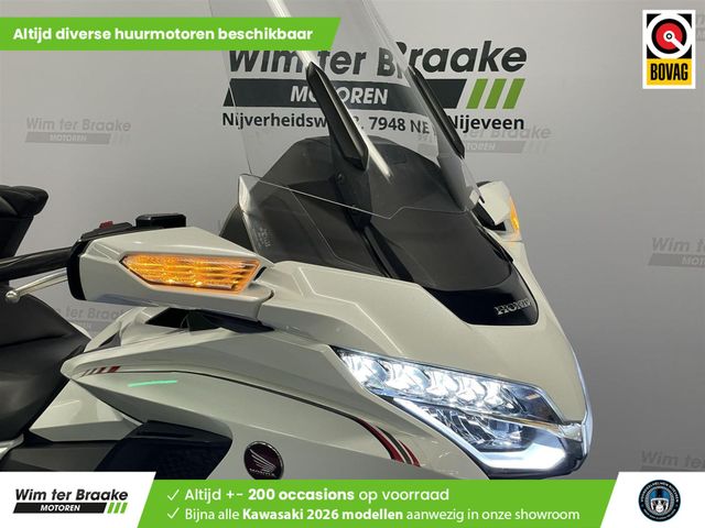 honda - gl-1800-goldwing-touring-deluxe