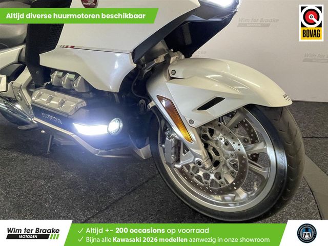 honda - gl-1800-goldwing-touring-deluxe
