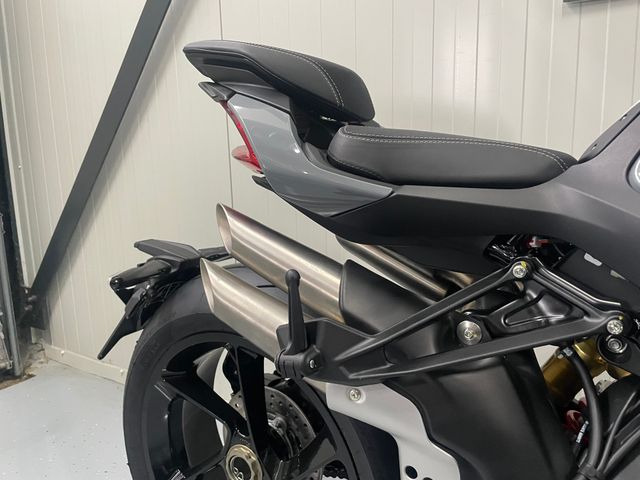 mv-agusta - brutale-1000-rs