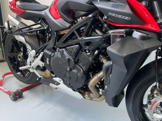 mv-agusta - brutale-1000-rs