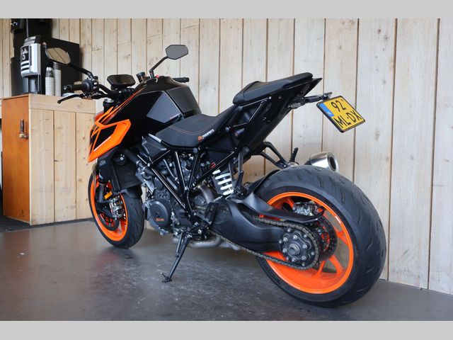 ktm - 1290-super-duke-r
