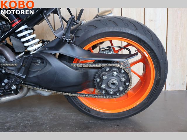 ktm - 1290-super-duke-r