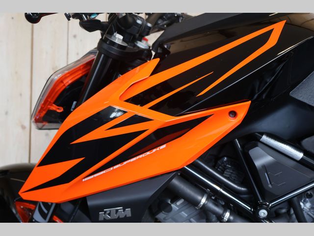 ktm - 1290-super-duke-r