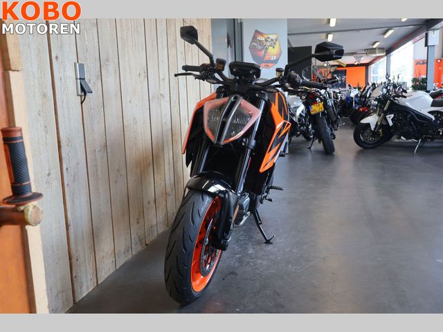 ktm - 1290-super-duke-r