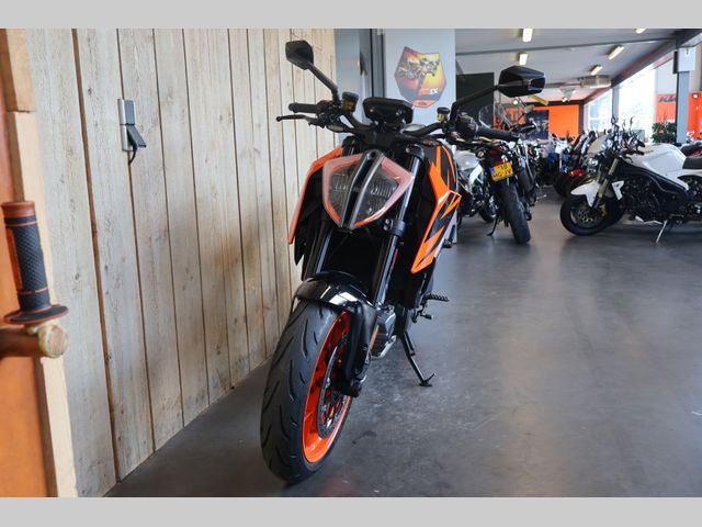 ktm - 1290-super-duke-r