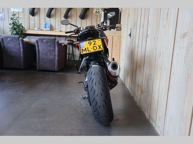 ktm - 1290-super-duke-r