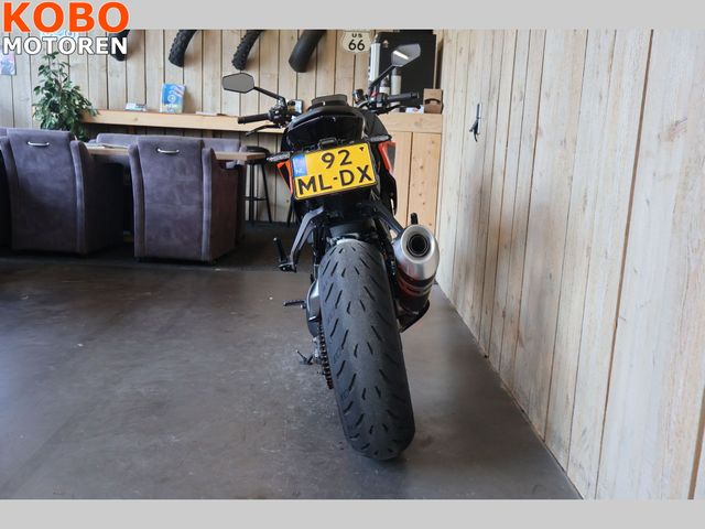 ktm - 1290-super-duke-r