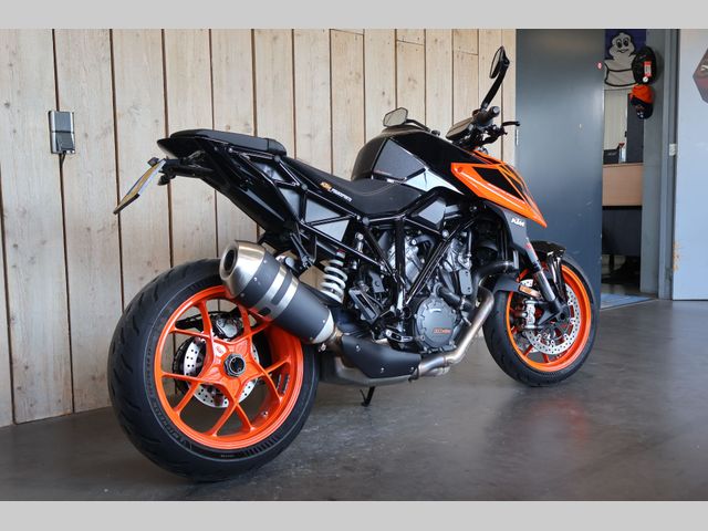 ktm - 1290-super-duke-r