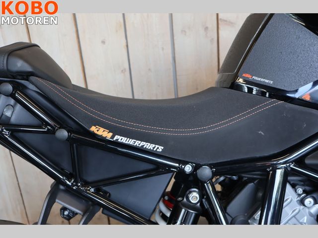 ktm - 1290-super-duke-r