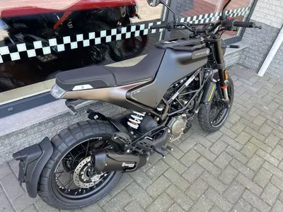 HUSQVARNA SVARTPILEN 125 – foto 3