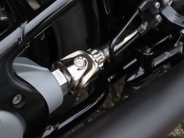 bmw - r-18