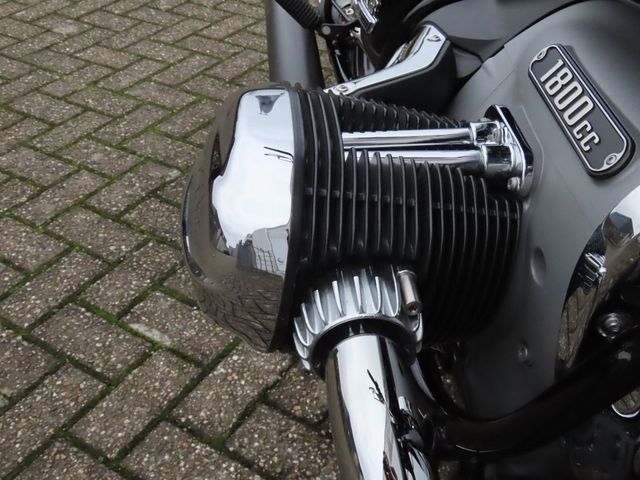 bmw - r-18