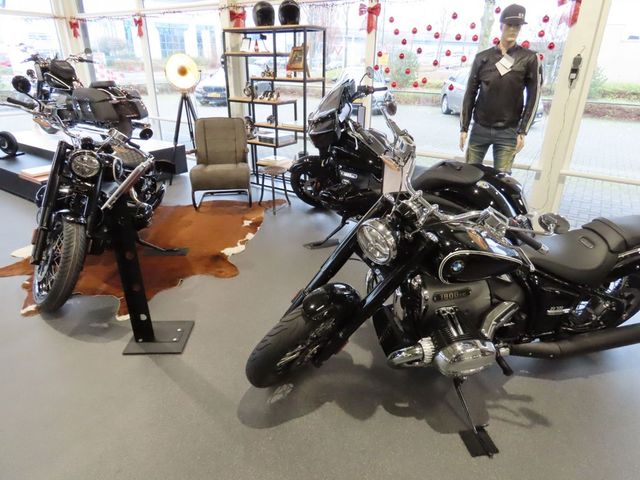 bmw - r-18