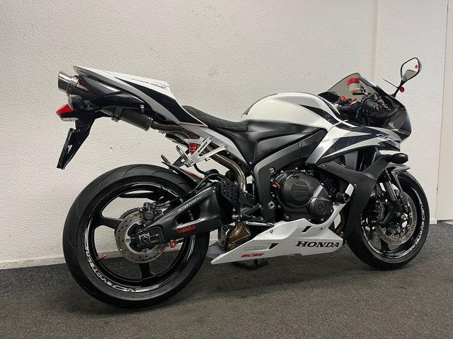 honda - cbr-600-rr