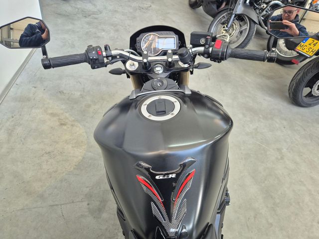 suzuki - gsr-750-a