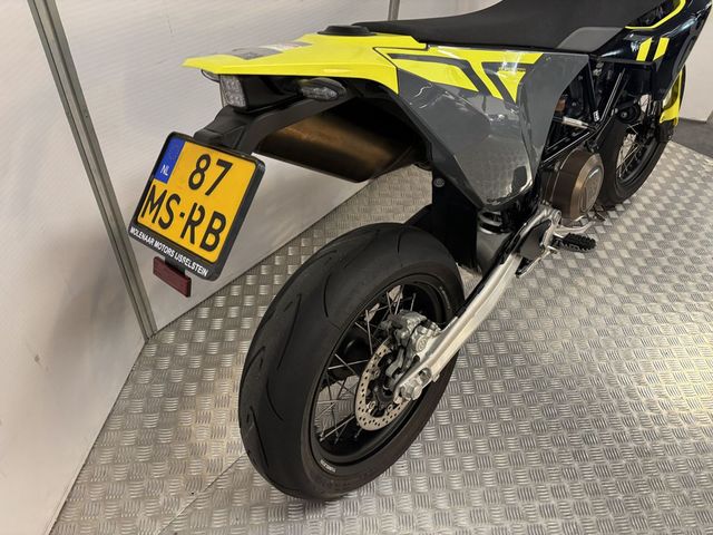 husqvarna - 701-supermoto