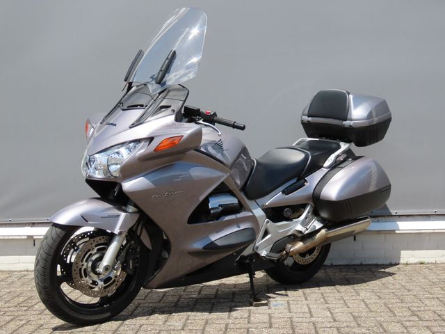 honda - st-1300-pan-european
