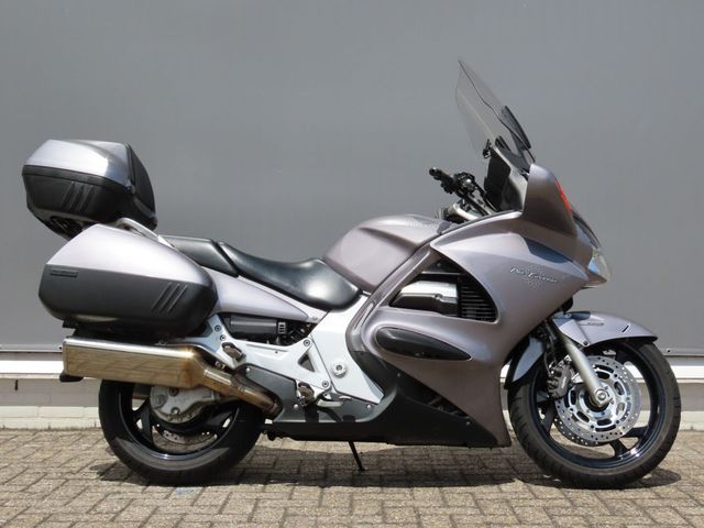 honda - st-1300-pan-european