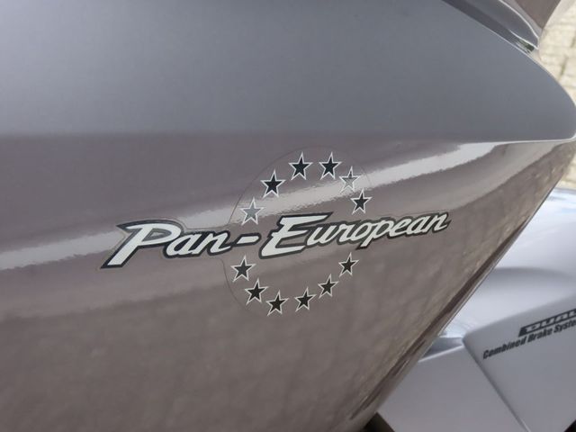 honda - st-1300-pan-european