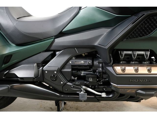honda - gl-1800-goldwing-bagger