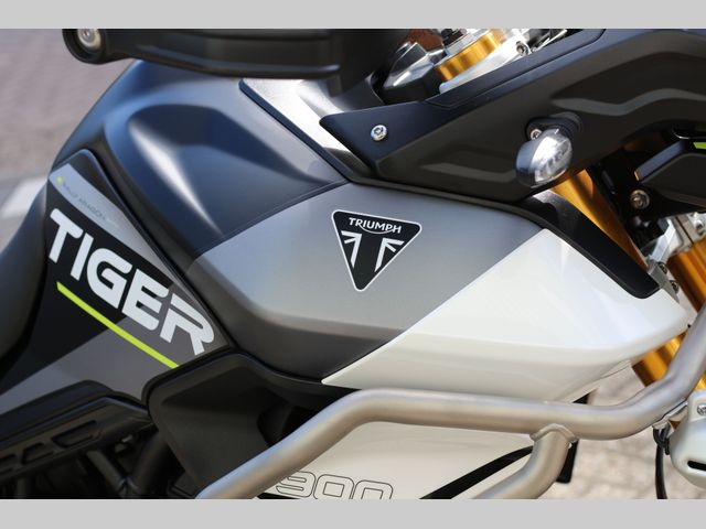 triumph - tiger-900-rally-aragon-edition
