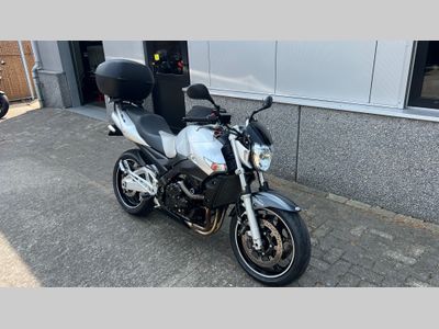 SUZUKI GSR 600 A – foto 3