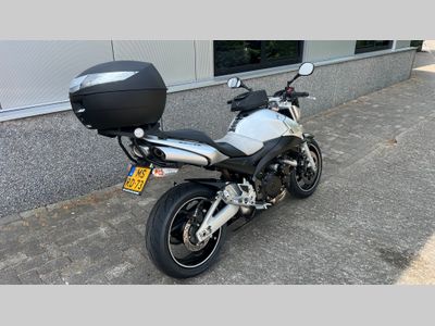 SUZUKI GSR 600 A – foto 2