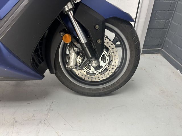 kymco - ak-550
