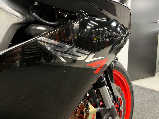 aprilia - rsv-4-r