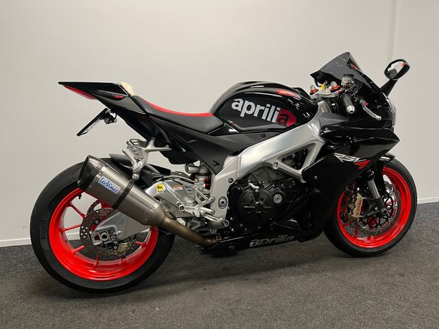 aprilia - rsv-4-r