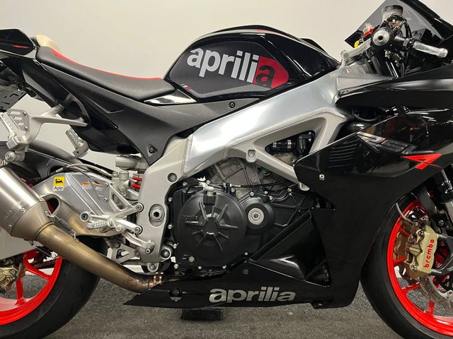 aprilia - rsv-4-r