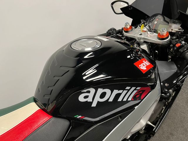 aprilia - rsv-4-r