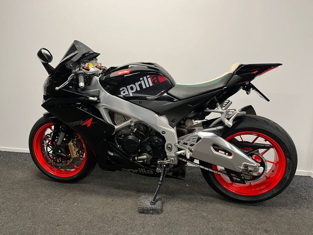 aprilia - rsv-4-r