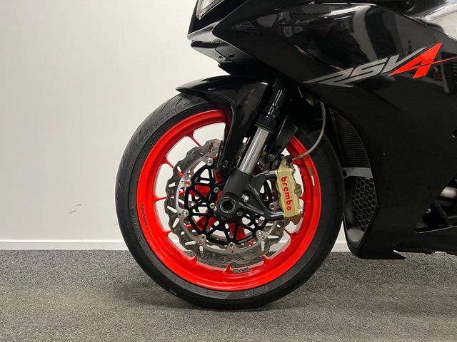 aprilia - rsv-4-r