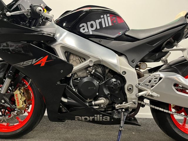 aprilia - rsv-4-r