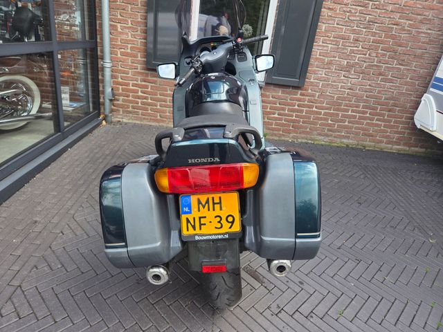 honda - st-1100-pan-european