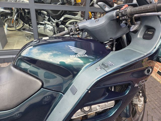honda - st-1100-pan-european