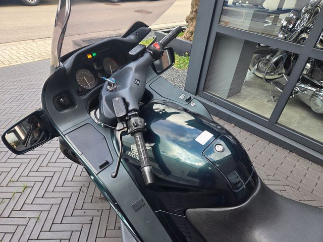 honda - st-1100-pan-european